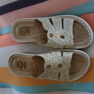 Earth spirit sandals size 7